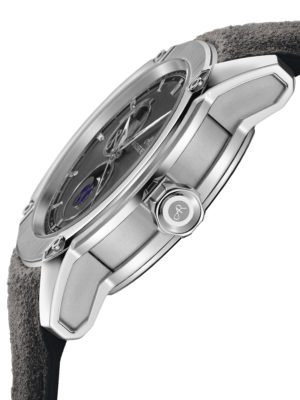 Profile of the UNITY DAY & NIGHT watch from the Auguste Reymond manufacture. Steel case, black dial.