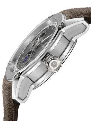 Profile of the ORIGIN watch from the Auguste Reymond manufacture. Steel case, black dial.